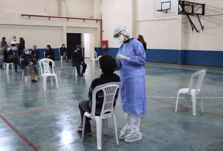 Testeos en escuelas secundarias: llevan 600 hisopados y ningún positivo para coronavirus