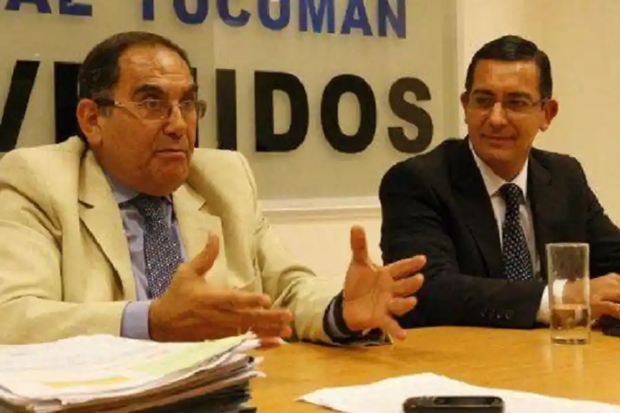 PENALISTA. El abogado Gustavo Morales, acompañando al legislador y referente de La Bancaria Eduardo Bourlé. (Foto de treslineas.com.ar)