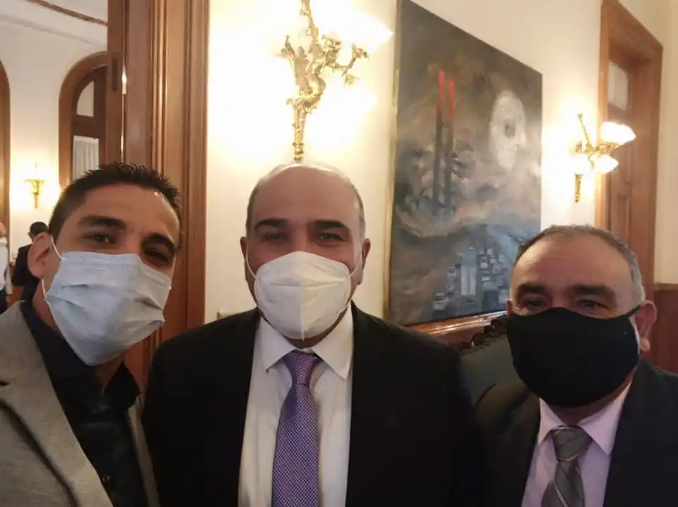 EN CASA DE GOBIERNO. Correa (a la derecha), junto al gobernador.