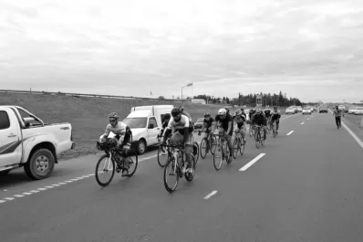 Ciclismo: dominio catamarqueño en la “Triple Famaillá”