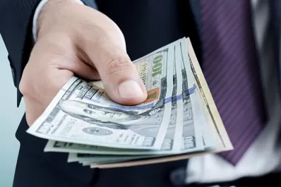 Las versiones oficial y blue del dólar, prácticamente sin cambios en la jornada