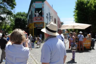 Para desalentar la movilidad del turismo la Nación elimina el feriado puente del 24