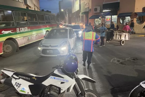 Con un par de cortes en esquinas clave, choferes autoconvocados sitiaron el centro tucumano