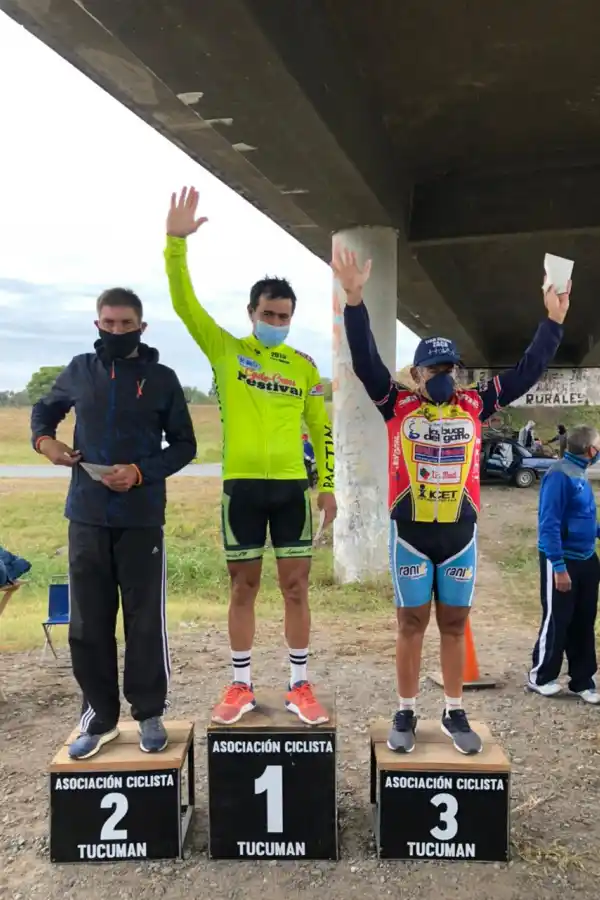 MASTER C. Víctor Campos (centro) mostró un muy buen nivel.