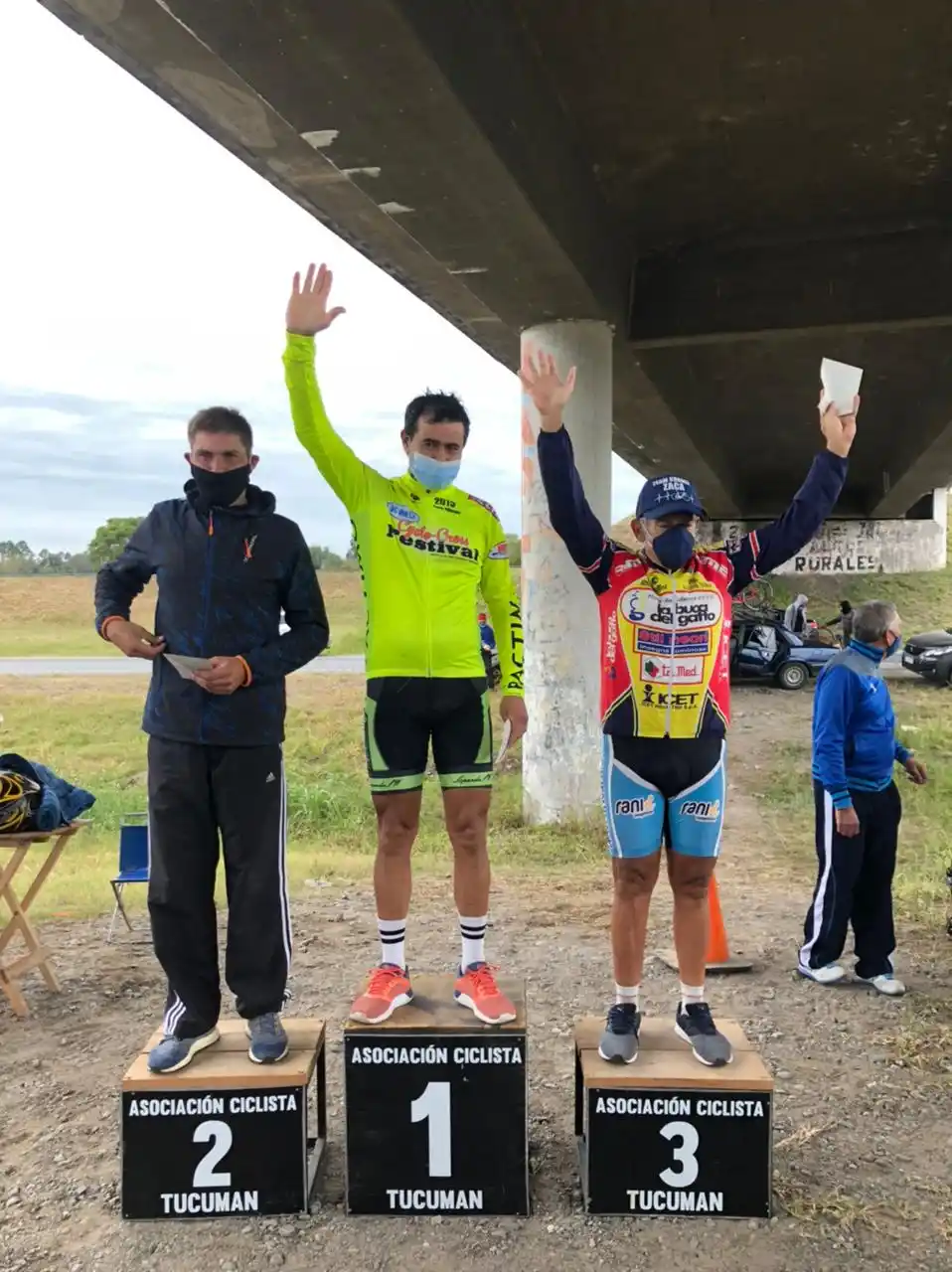 MASTER C. Víctor Campos (centro) mostró un muy buen nivel.