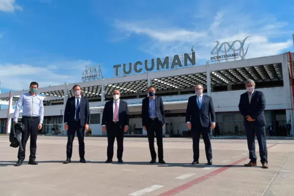 Cuatro ministros nacionales aterrizaron en Tucumán para recorrer obras con Manzur