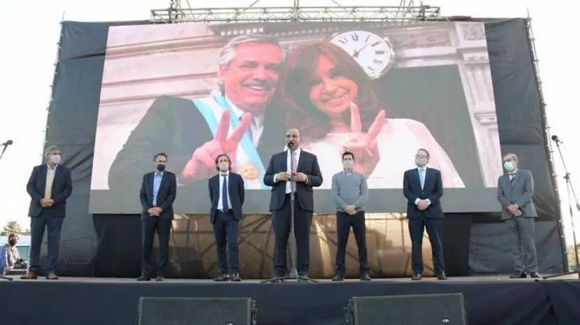 Juan Manzur y los ministros nacionales, en un acto en el Hipódromo. 