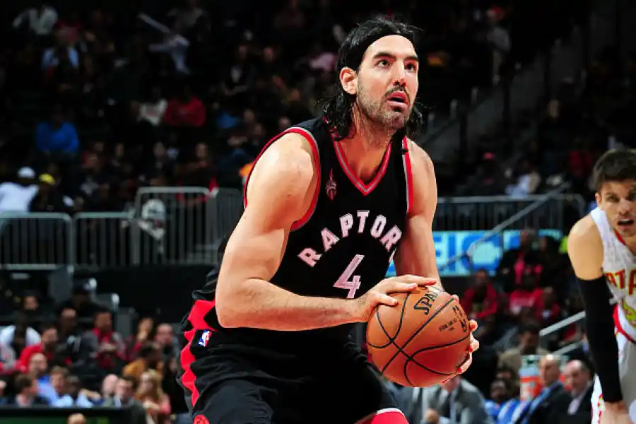 10 AÑOS DE NBA. Todo ese tiempo jugó Scola.