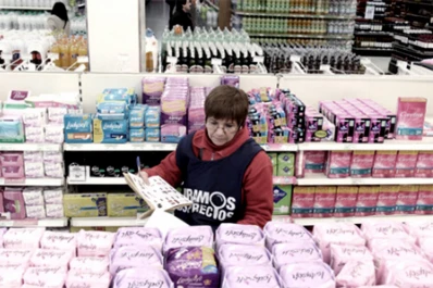 Prorrogan sin aumentos el plan Precios Máximos, pero quitan 36 categorías de productos