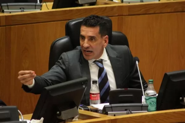 Vargas Aignasse criticó la flexibilización en Yerba Buena: va en contra de una ley