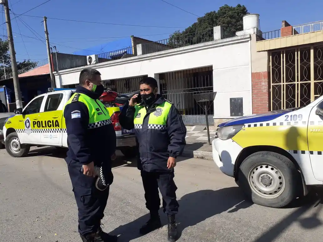 Allanamiento, secuestro y detención por el robo a un policía