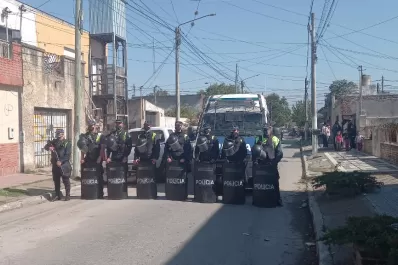 Allanamiento, secuestro y detención por el robo a un policía