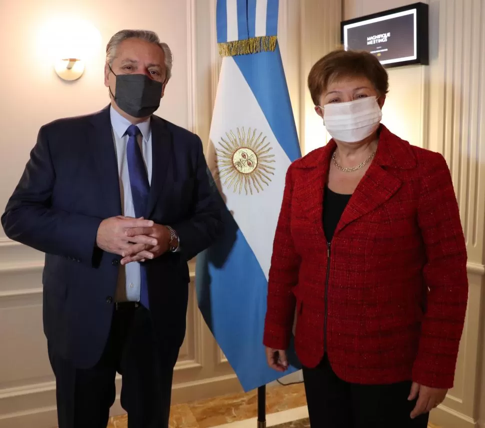 OPTIMISTAS. El presidente argentino, Alberto Fernández, y la jefa del FMI, Kristalina Georgieva, coincidieron en renegociar un acuerdo por la deuda. 