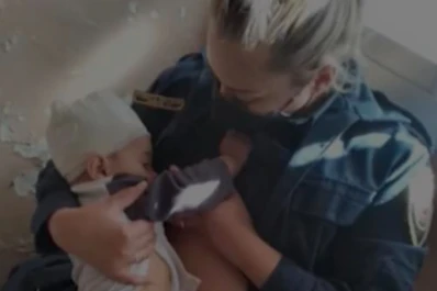 Córdoba: el bebé al que le habían clavado un tenedor en la cabeza ahora sufrió una quemadura