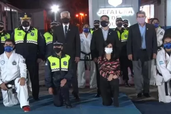 Las mujeres policías de Tucumán reciben una capacitación en Taekwondo