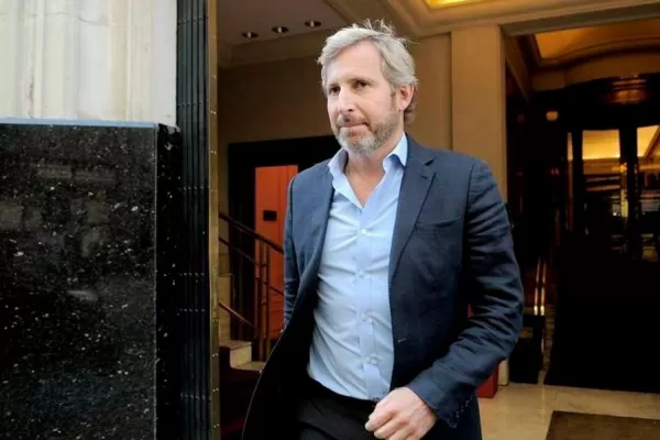 Frigerio criticó a Carrió por las críticas a Macri