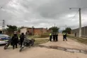 Llegaron policías a un velorio y los recibieron a los tiros: dos balas alcanzaron a un agente
