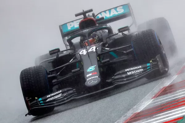 Hamilton, por dos marcas en la F-1