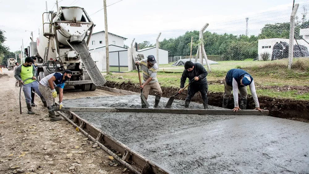 OBRAS. La Municipalidad de Yerba Buena avanza en pavimentación, repavimentación y bacheo de 50 cuadras.