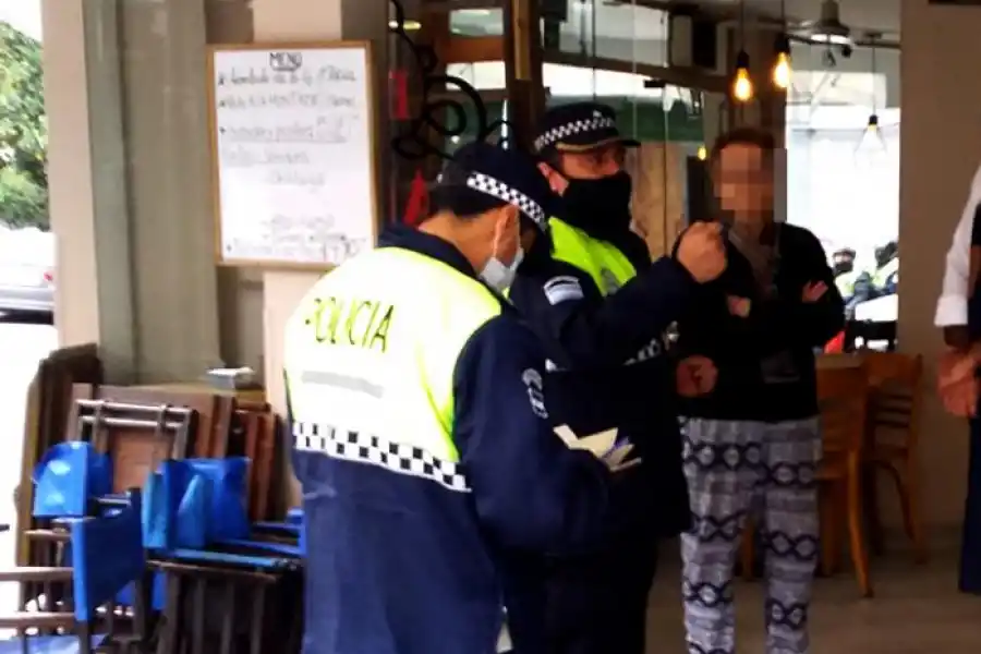 La Policía y la Justicia salieron a controlar que se cumplan las restricciones