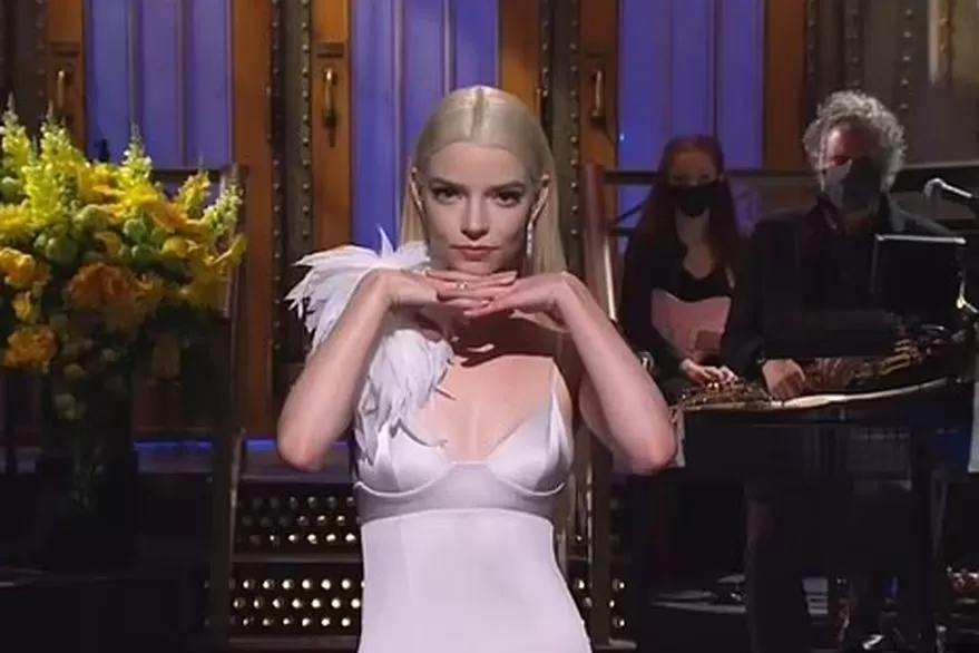 Anya Taylor-Joy fue anfitriona de Saturday Night Live