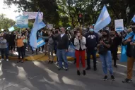 La plaza Urquiza, epicentro de protestas en contra de las restricciones para frenar la covid-19