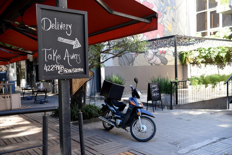 RESTORANES. Con salones cerrados, sólo se puede trabajar con delivery. 