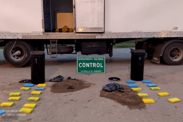 Detectan 22 kilos de cocaína en un camión que trasladaba cítricos a Tucumán