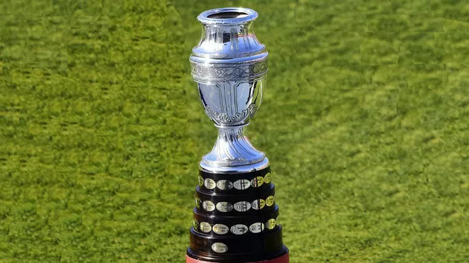 El preciado trofeo de la Copa América.