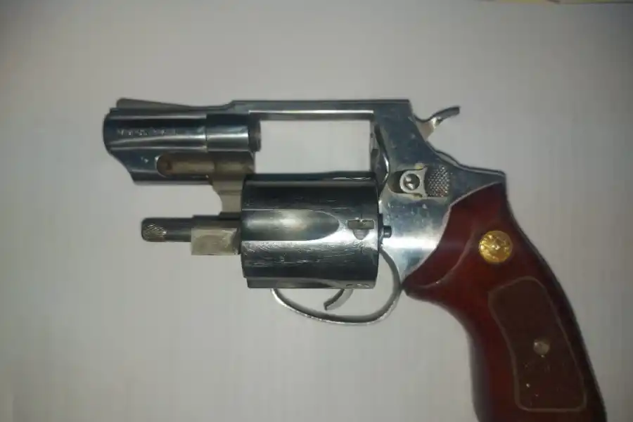 Detienen a Luciano Napolitano, hijo de Pappo, por haber golpeado y encerrado a su pareja