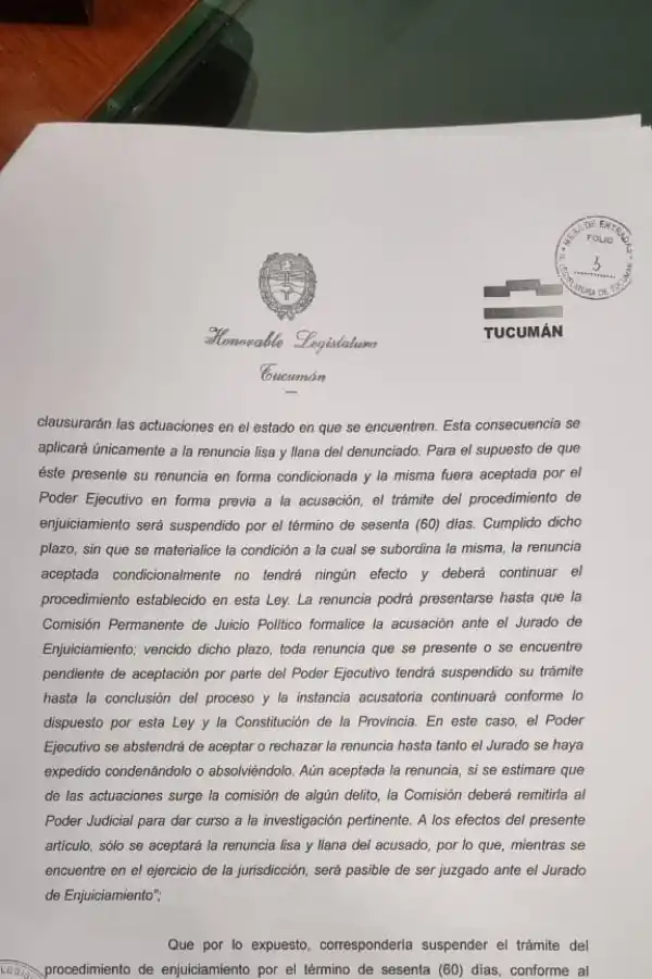 FACSÍMIL I. Página dos de la resolución de archivo favorable al juez Pisa. 