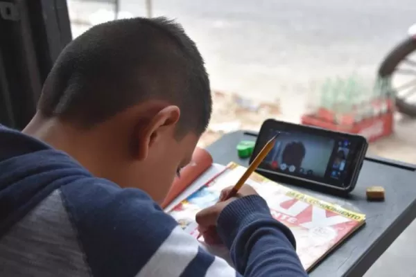 Por qué razón se decidió sostener las clases virtuales en Tucumán