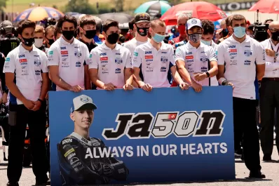 Tragedia en el MotoGP: Murió el piloto Dupasquier tras el grave accidente en el GP de Italia