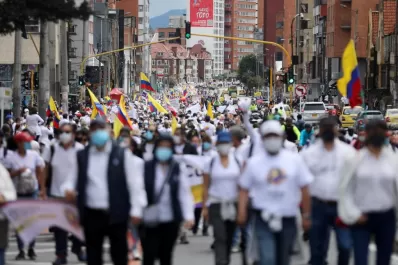 Colombianos piden el fin de las protestas
