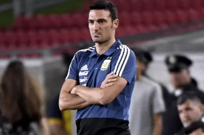 Mientras espera la llegada de Agüero, Scaloni va moldeando el equipo