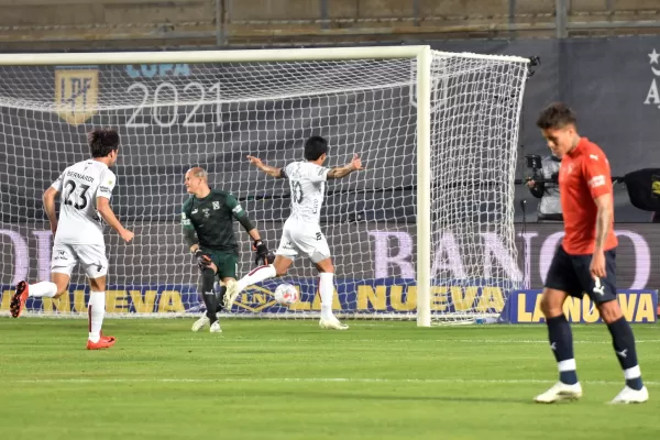 Con el Pulguita Rodríguez como figura, Colón ganó y jugará la final con Racing