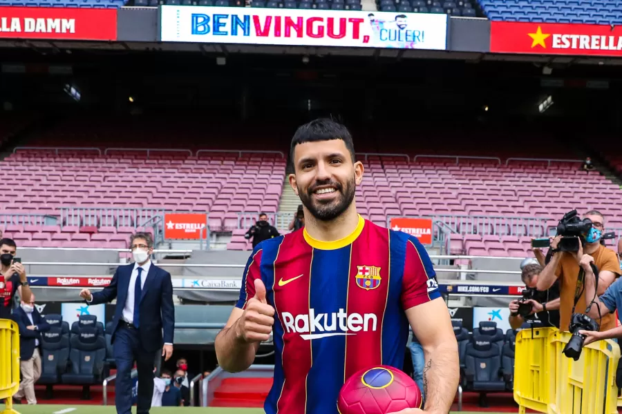 LLEGÓ. Sergio Kun Agüero ya es parte del Barcelona.