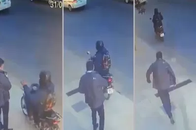 Video: un periodista se distrajo y le arrebataron el celular en el microcentro