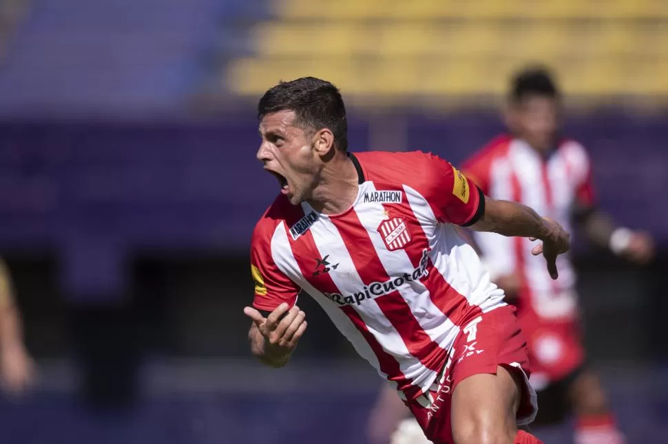 EL GOLEADOR. Juan Imbert, con tres tantos, es el máximo artillero del “Santo” en la presente temporada. El volante anotó contra Atlanta, Almirante Brown y Belgrano. 