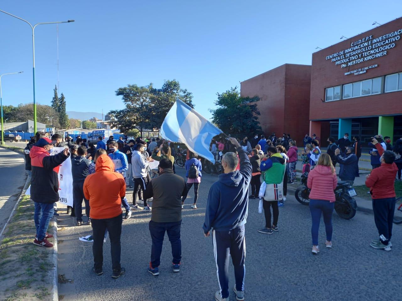 SOBRE JOSÉ INGENIEROS AL 200. Protesta contra las restricciones. Foto LA GACETA / ANALÍA JARAMILLO