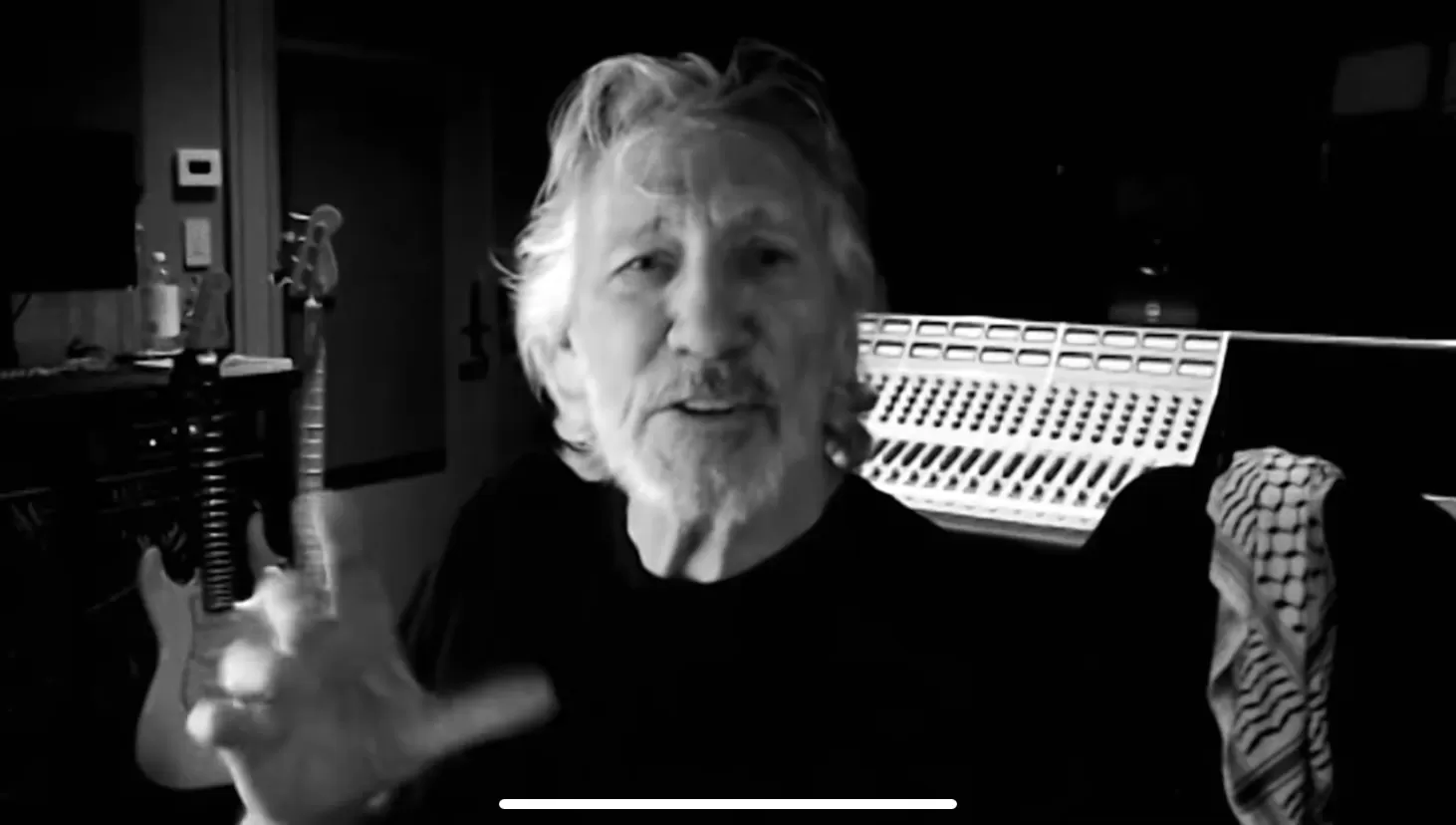 DENUNCIA. Waters acusó a Gilmour de construir una falsa narrativa para exagerar su rol en Pink Floyd.