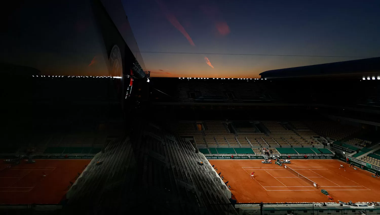 EN PARÍS. El court central de Roland Garros espera por una intensa jornada en el Grand Slam sobre polvo de ladrillo.