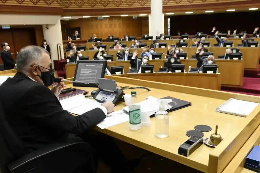 DESDE EL ESTRADO. Jaldo salió al cruce de Vargas Aignasse. Foto de Prensa HLT