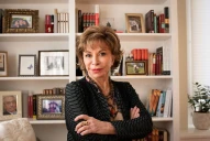 Un resumen preciso de medio siglo en la vida de Isabel Allende