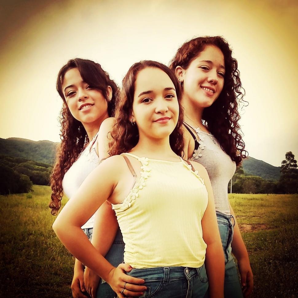JUVENTUD. Las hermanas Correa Gramajo conforman De los Milagros.