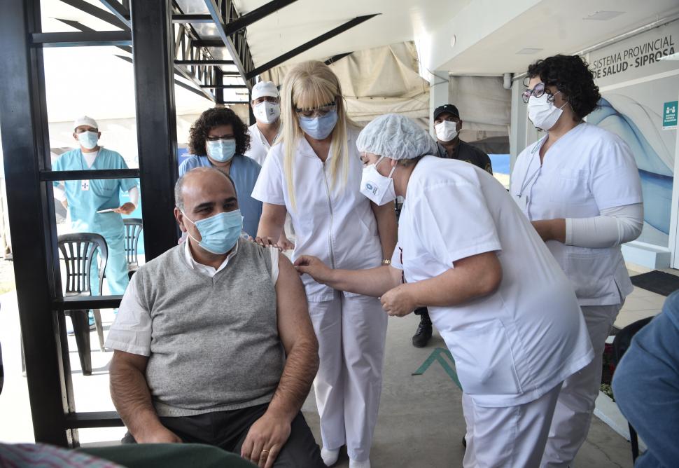 Para el lunes ya habrá más de 400.000 vacunados