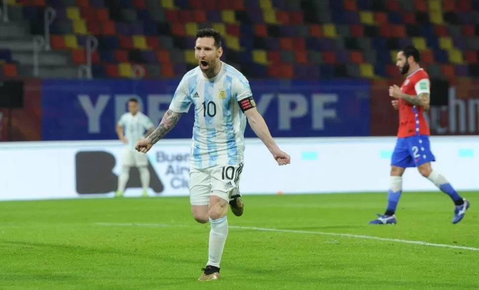 CON LA BOCA LLENA DE GOL. Messi convirtió su tanto número 72 con la camiseta “albiceleste”, en el máximo anotador de la Selección y marcó el tanto 2.000 en la historia de las Eliminatorias Sudamericanas.