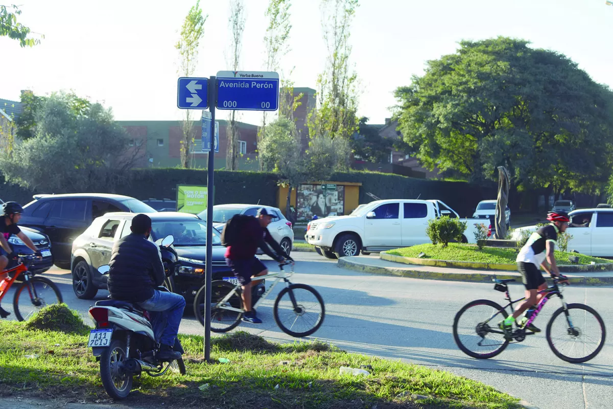 CICLISTAS. Para algunos vecinos, los bikers son otro problema para el tránsito. La Municipalidad planea una ciclovía para descomprimir la avenida.