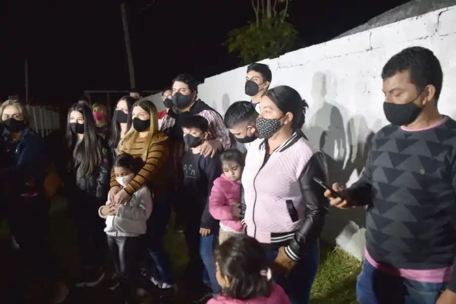 TODOS. Los familiares estuvieron cerca del jugador en todo momento.