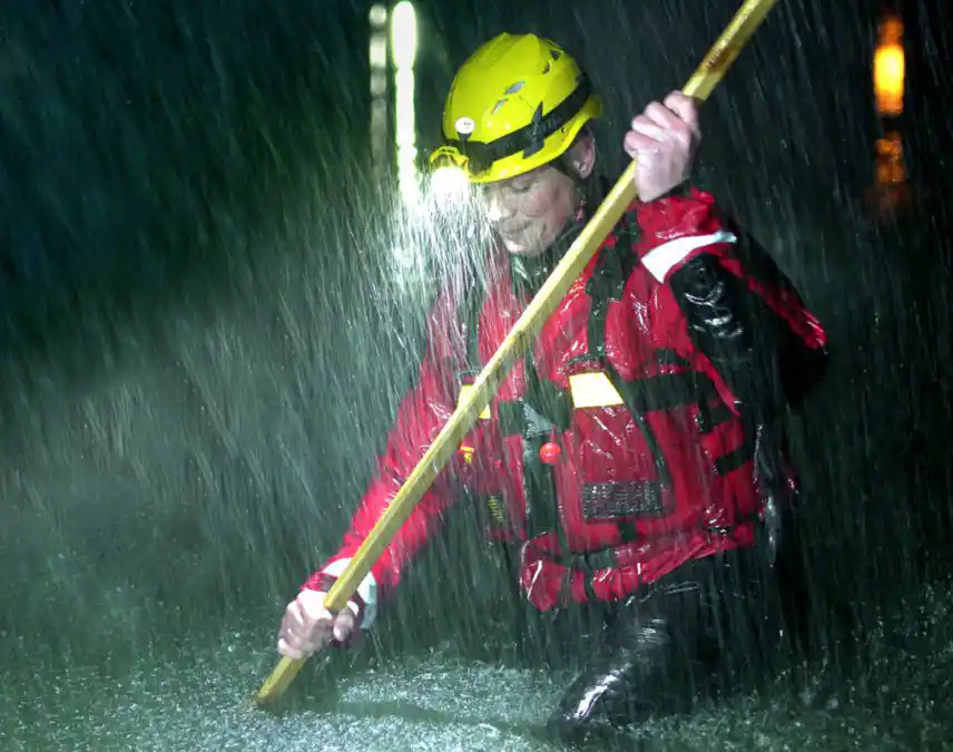 “EXPERTOS EN TORMENTAS”. Una producción sobre rescates extremos en Texas se estrenará a fin de mes.